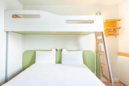 ibis budget Paris Porte de Bercy - Tap to explore photos