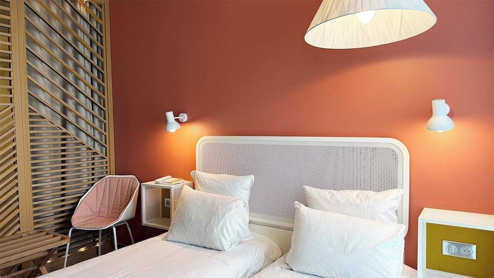 OKKO Hotels Paris la Defense - Tap to explore photos