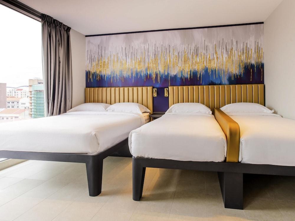 ibis budget Singapore Gold - Tap to explore photos