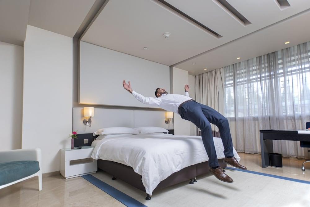 The Abdali Boulevard Hotel Room Type - Penthouse Suite Terrace The Abdali Boulevard Hotel Room Type - Penthouse Suite Terrace