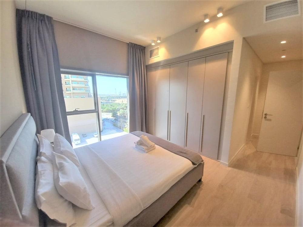 Stunning 1 Bedroom Balcony at Park View Dubai - Tap to explore photos