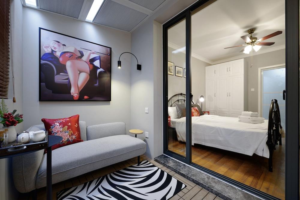 Newly Renovated 1BDR Apt Old Shanghai