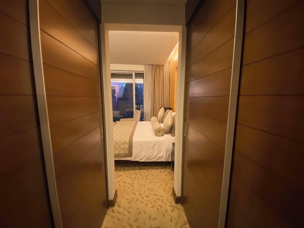 SuperHost EMAAR Residences Apartments - Address Dubai Mall Room Type - Senior Apartment