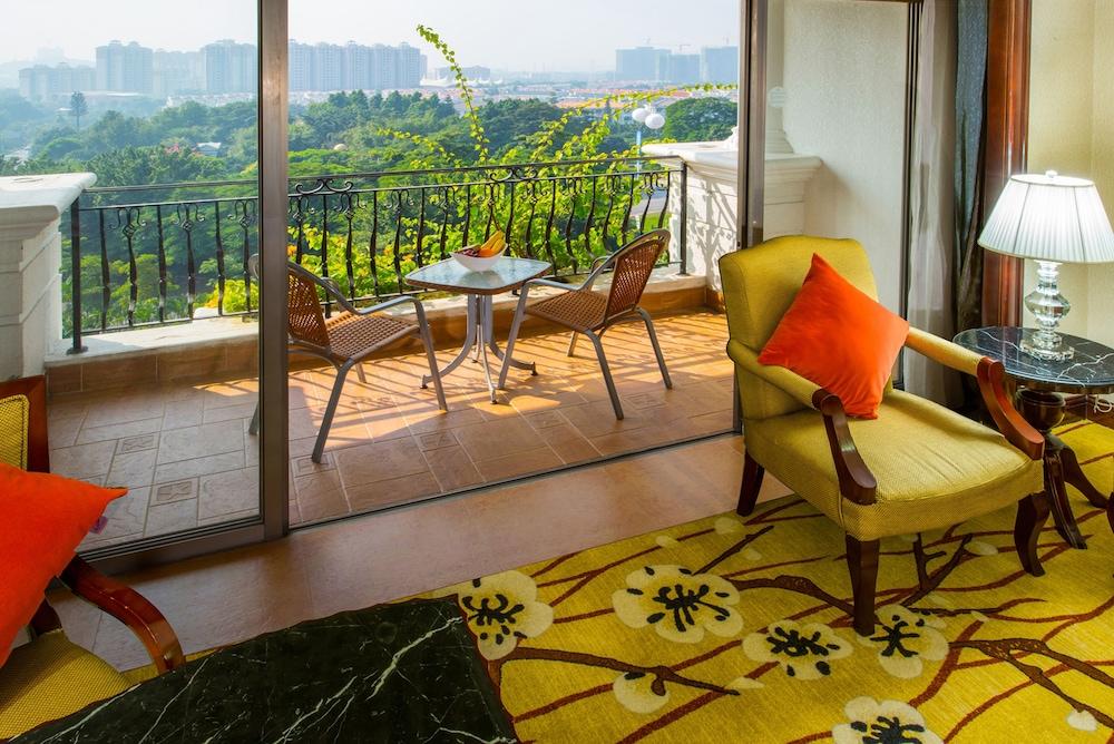 Guangzhou Phoenix City Hotel Room Type - Deluxe room