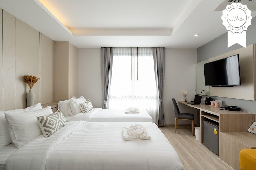 The Riski Hotel at Bangphlat Station Room Type - Standard Twin Room