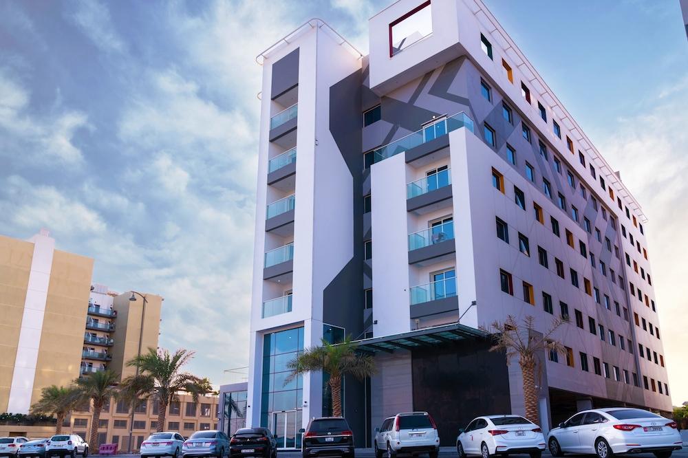 Resivation Hotel - Tap to explore photos