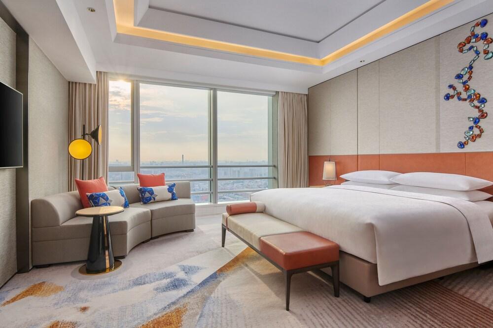 Sheraton Guangzhou Panyu - Tap to explore photos
