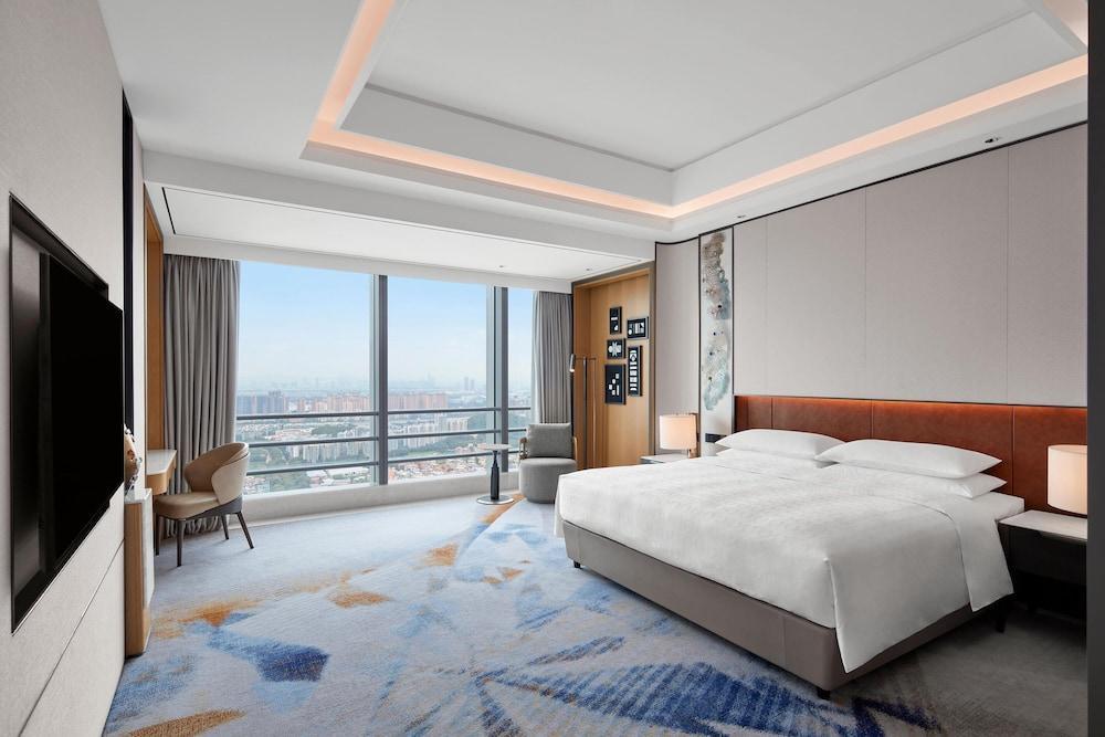 Sheraton Guangzhou Panyu Room Type - Club Suite, 1 King Bed