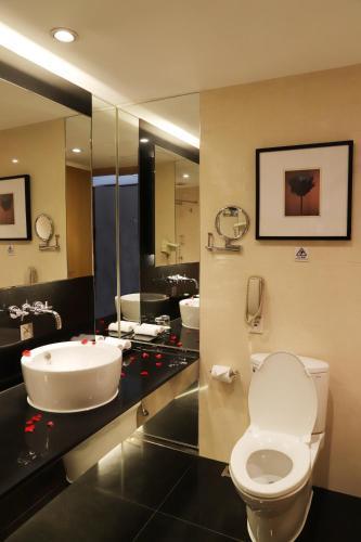 Jianguo Hotel Guangzhou Room Type - Deluxe Double Room