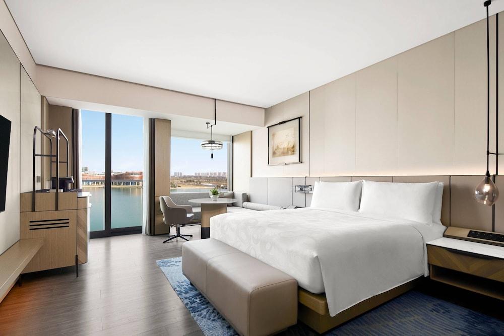 JW Marriott Shanghai Fengxian Room Type - Room, 1 King Bed, Lake View