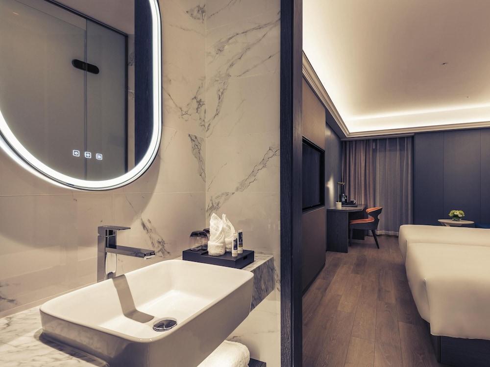 Mercure Shanghai NECC Room Type - Superior Room, 2 Twin Beds