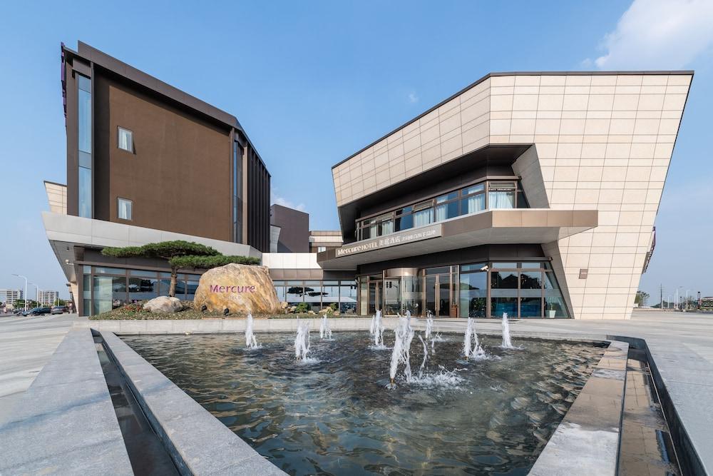 Mercure Shanghai NECC - Tap to explore photos