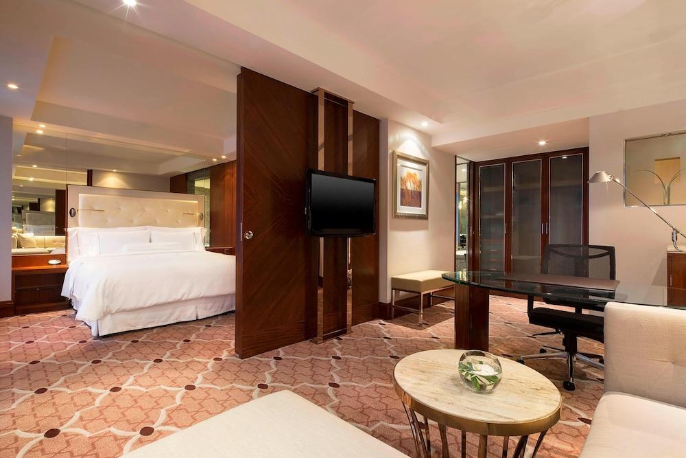 The Westin Bund Center, Shanghai Room Type - Studio, 1 King Bed, City View