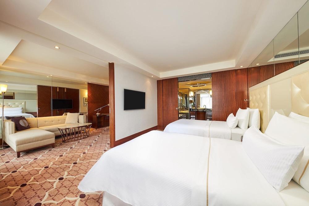 The Westin Bund Center, Shanghai Room Type - Studio, 2 Twin Beds, City View