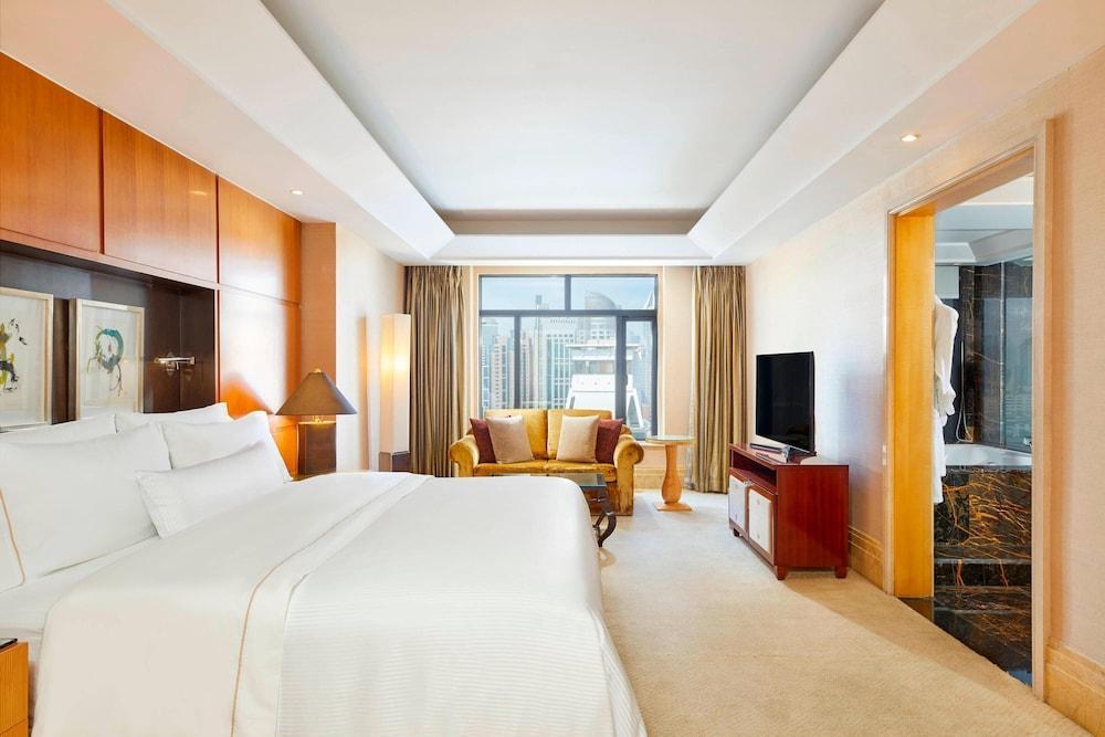 The Westin Bund Center, Shanghai Room Type - Club Lounge Access, Signature Suite, 1 King, City View