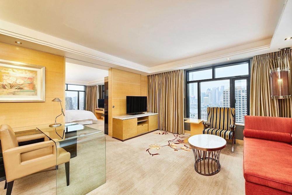 The Westin Bund Center, Shanghai Room Type - Club Lounge Access, 1 Bedroom Suite, 1 King, City View