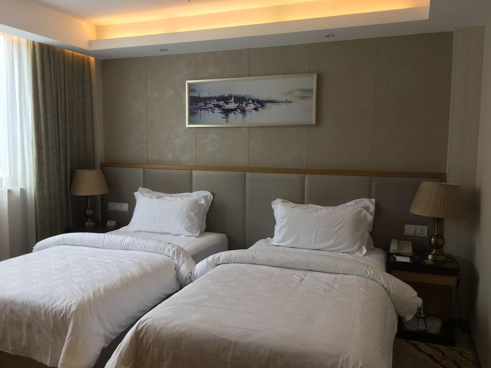 Metropolo Shanghai Minhang Hotel - Tap to explore photos