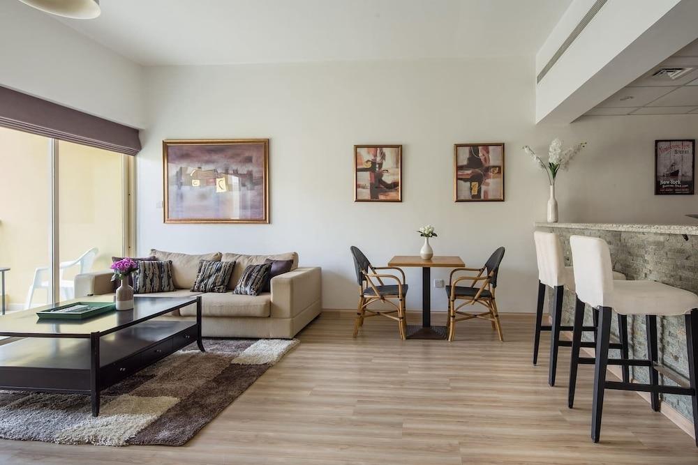 Spacious 1BR in The Greens! - Tap to explore photos