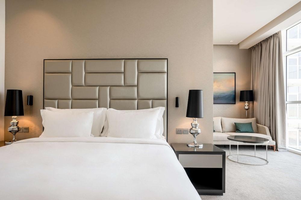 Radisson Hotel, Dubai Damac Hills Room Type - Premium Room - Balcony Radisson Hotel, Dubai Damac Hills Room Type - Premium Room - Balcony