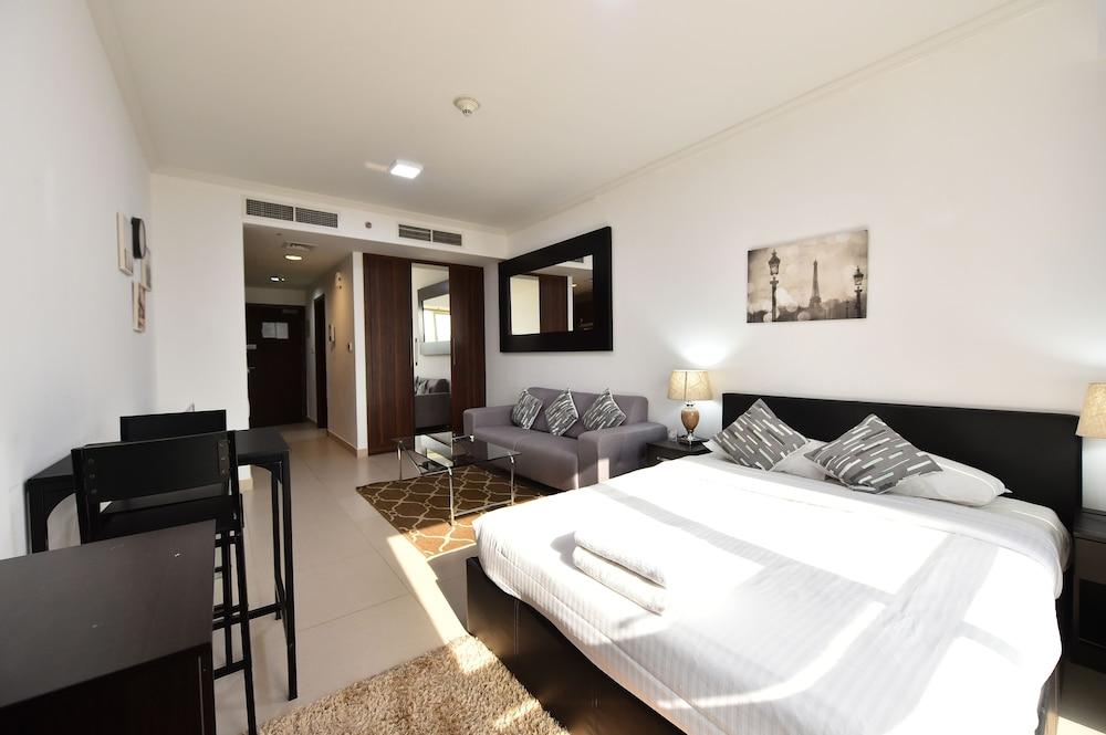 RIT - Charming Furnished Studio JLT - Tap to explore photos