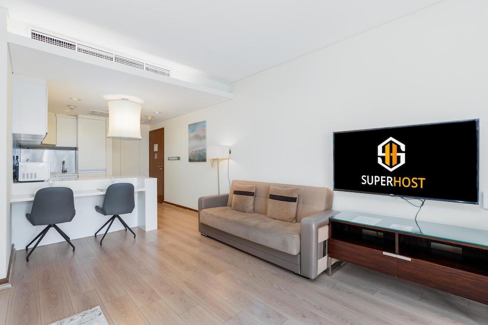 SuperHost - Spacious Studio With Direct Burj Khalifa View I Address Dubai Mall - Tap to explore photos