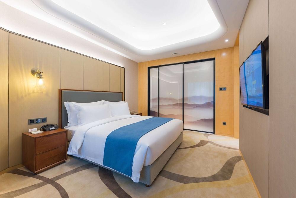 Howard Johnson Wyndham Leonora plzaz Shanghai Room Type - Executive Suite, 1 King Bed, Non Smoking