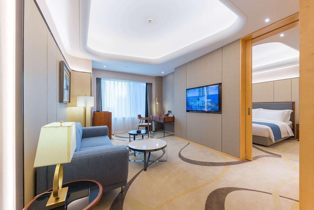 Howard Johnson Wyndham Leonora plzaz Shanghai Room Type - Deluxe Suite, 1 King Bed, Non Smoking (Executive)