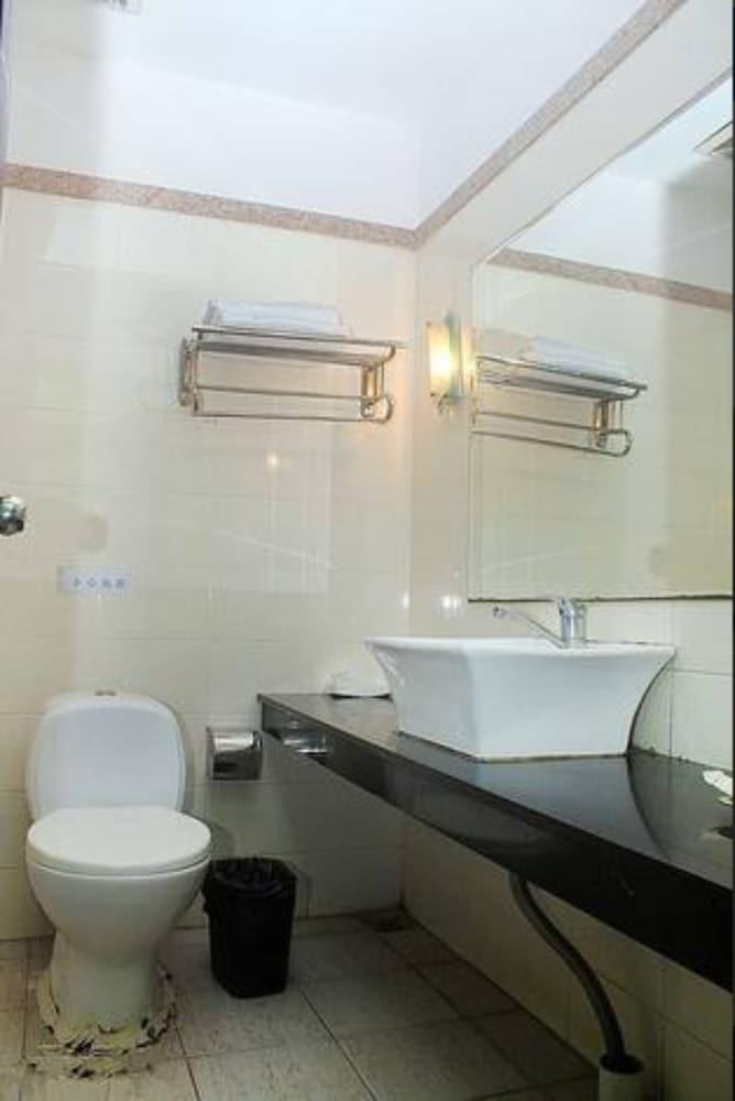 Echarm Hotel Chimelong Station - Tap to explore photos