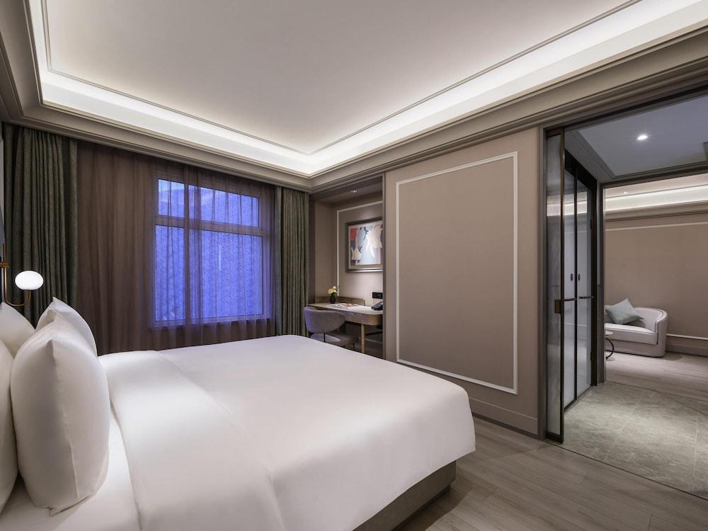 Mercure Shanghai Jinqiao Room Type - Privilege, Room, 1 King Bed