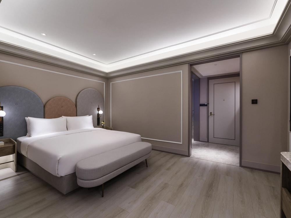 Mercure Shanghai Jinqiao Room Type - Room, 1 King Bed