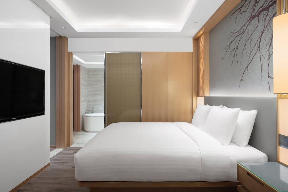 Courtyard by Marriott Shanghai Songjiang Room Type - Executive Suite, 1 Bedroom, City View Courtyard by Marriott Shanghai Songjiang Room Type - Executive Suite, 1 Bedroom, City View