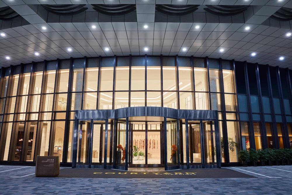 Courtyard by Marriott Shanghai Songjiang - Tap to explore photos