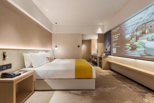 Ausotel Smart Zhujiang New Town Guangzhou - Tap to explore photos