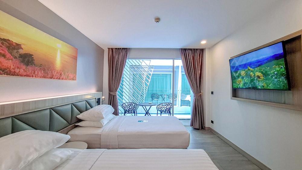 Clarian Hotel Beach Patong Room Type - Deluxe Twin Balcony Room