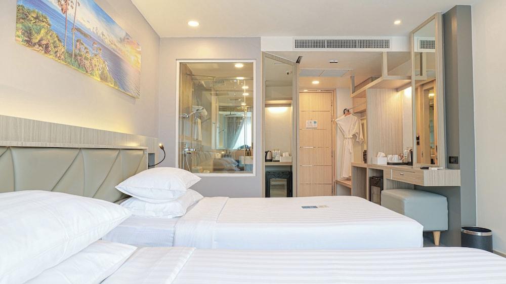 Clarian Hotel Beach Patong Room Type - Standard Twin Room, 2 Twin Beds