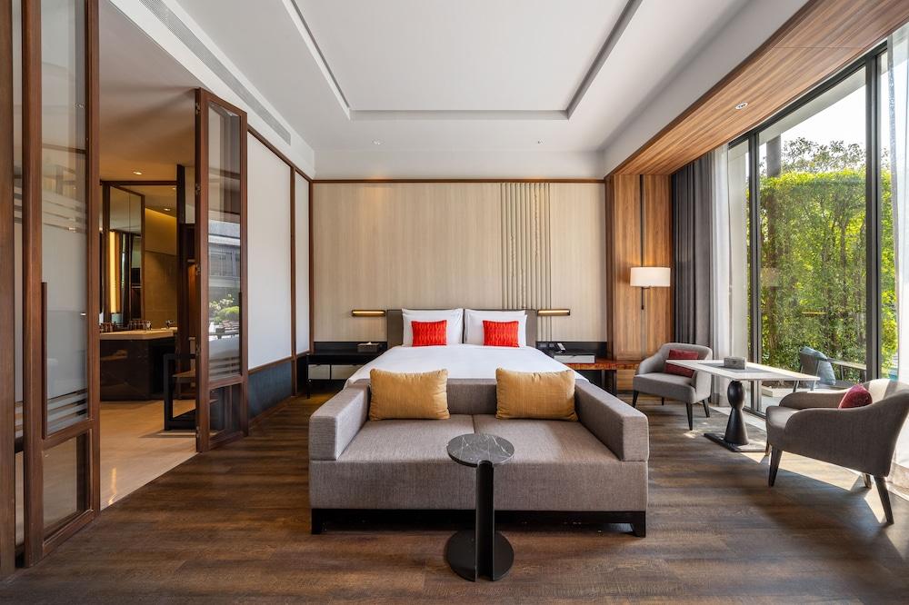Villa Deva Resort and Hotel Room Type - Executive Suite Pool Access