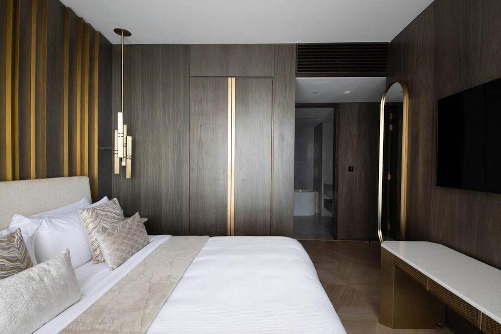 Five Palm Jumeirah - 2 Bdr - Hotel Facilities Incl - Tap to explore photos