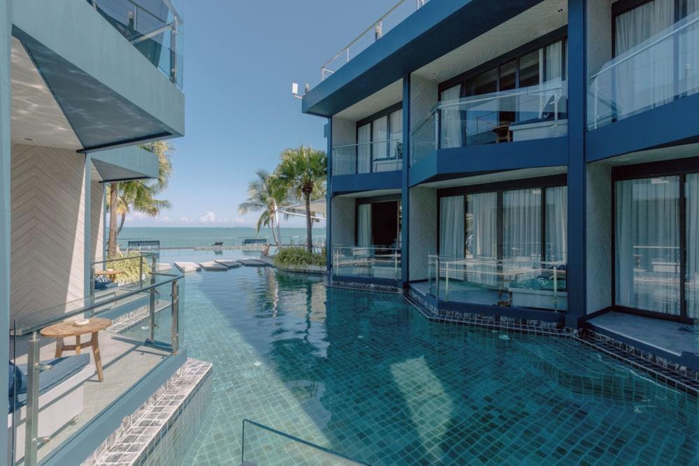 Hotel Tide Phuket Room Type - Deluxe Pool Access Double Bed