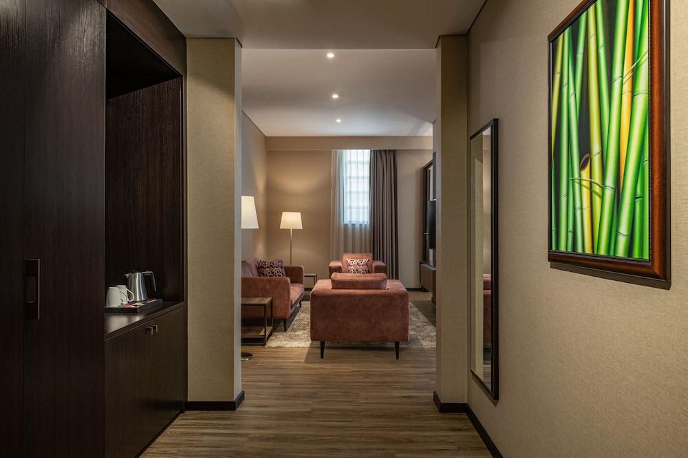 Four Points by Sheraton Production City, Dubai Room Type - Premium Suite, 1 Bedroom
