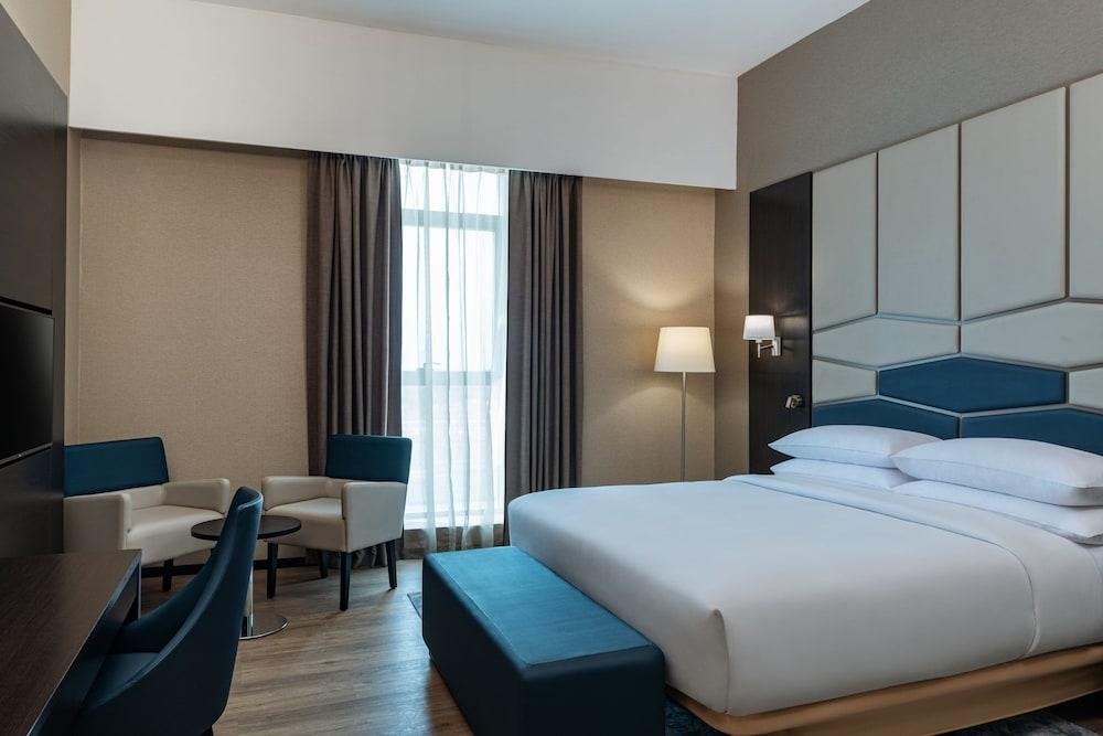 Four Points by Sheraton Production City, Dubai Room Type - Classic Room, 1 King Bed