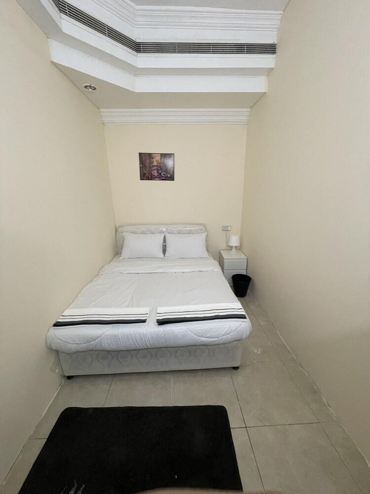 Pharaohs Inn Deira Hostel Room Type - Economy Double Room