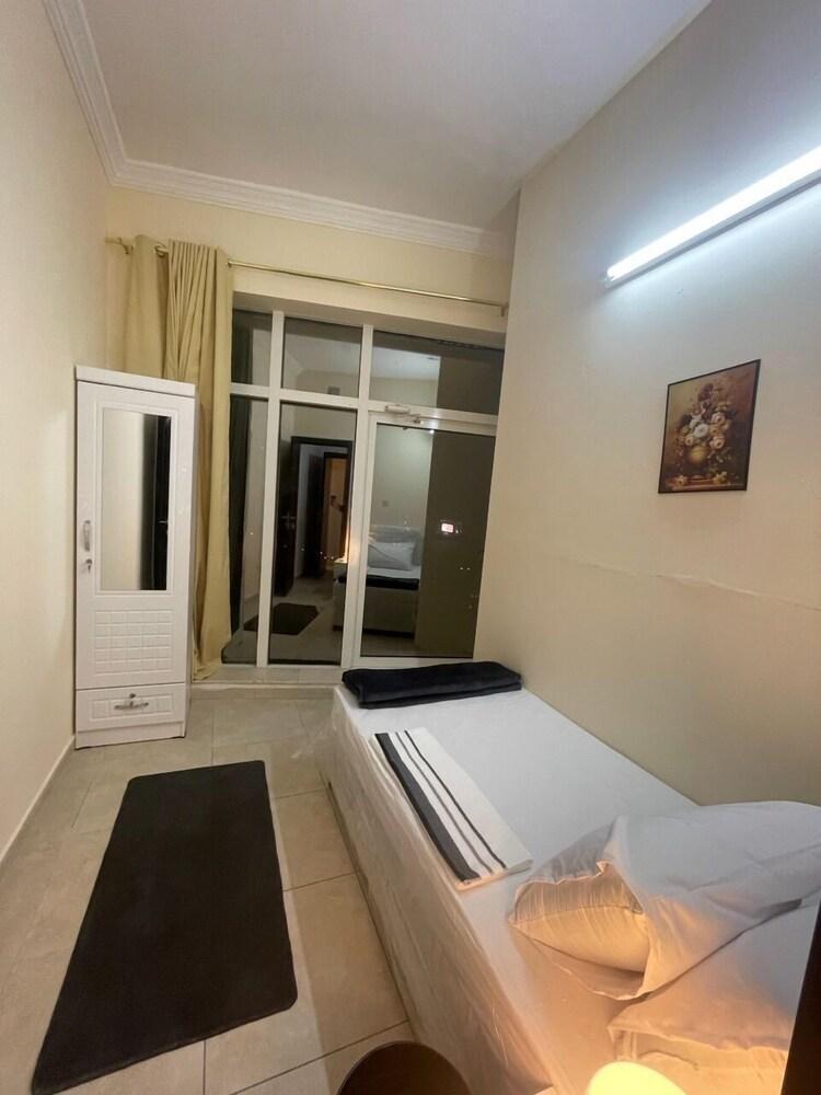 Pharaohs Inn Deira Hostel Room Type - City Single Room