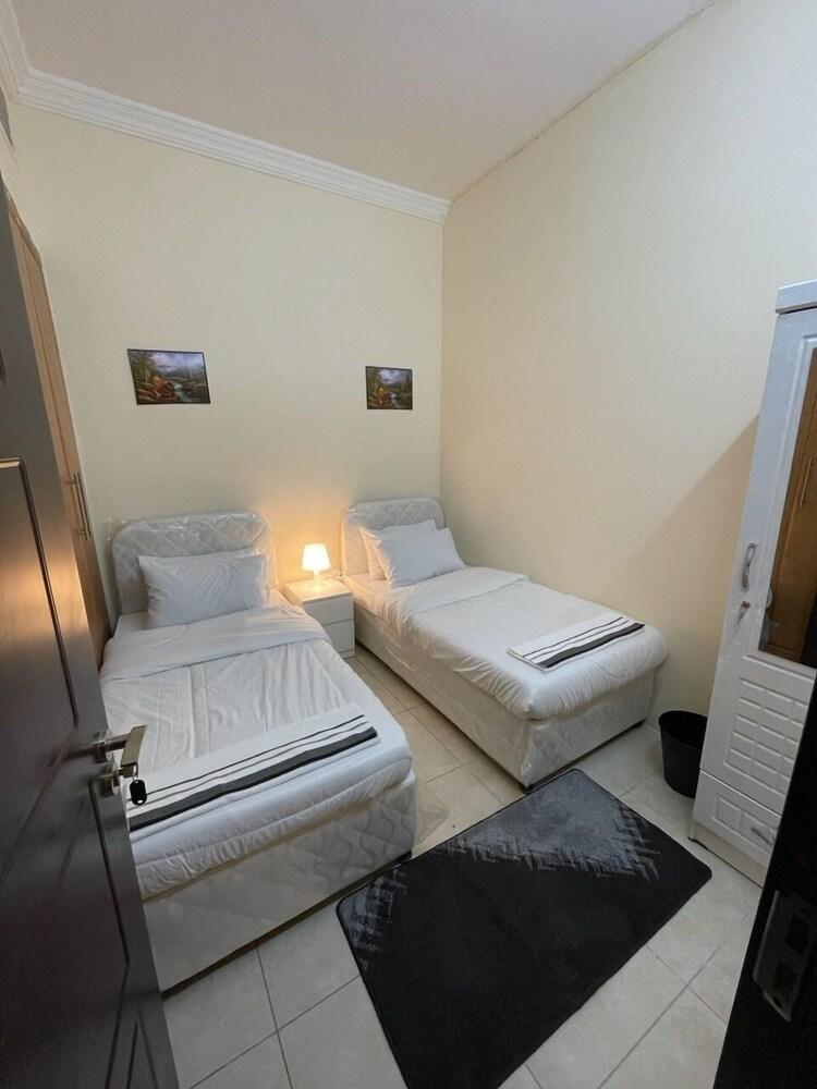 Pharaohs Inn Deira Hostel Room Type - Economy Double or Twin Room