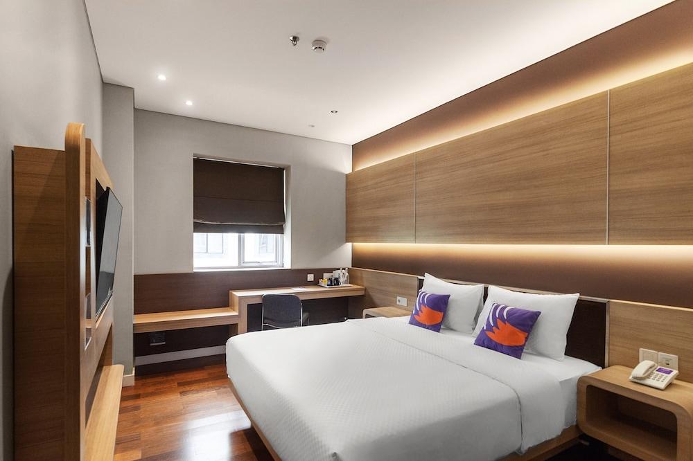 FOX Lite Hotel Grogol Jakarta Room Type - Standard Room, 1 King Bed