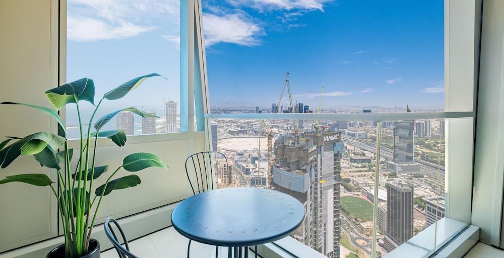 LUX The Sky View Suite Dubai Marina - Tap to explore photos