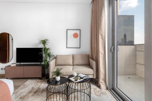Silkhaus modern studio with Burj Khalifa view in DIFC - Tap to explore photos