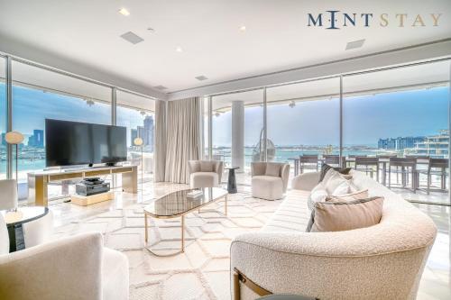 Five Palm Jumeirah Residences -Mint Stay - Tap to explore photos