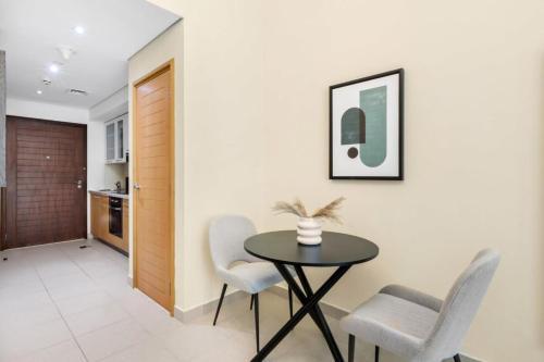 Silkhaus lovely studio with Downtown view in Boulevard central - Tap to explore photos