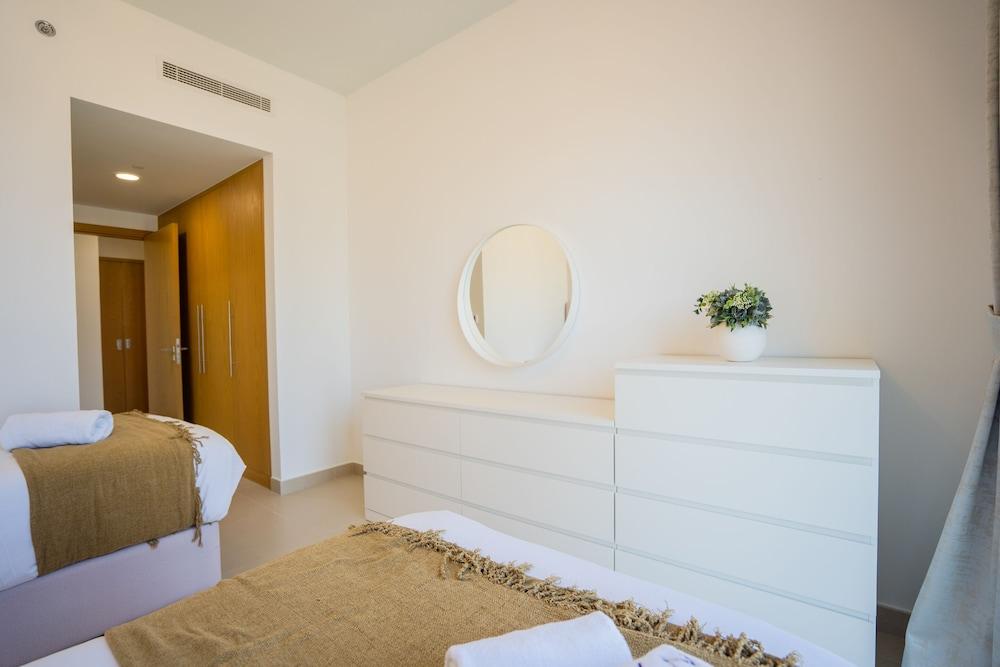 Nasma Luxury Stays - Bellevue - Tower A - Tap to explore photos