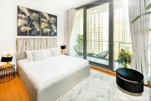 LUX - Contemporary Suite in Dubai Marina 2 - Tap to explore photos